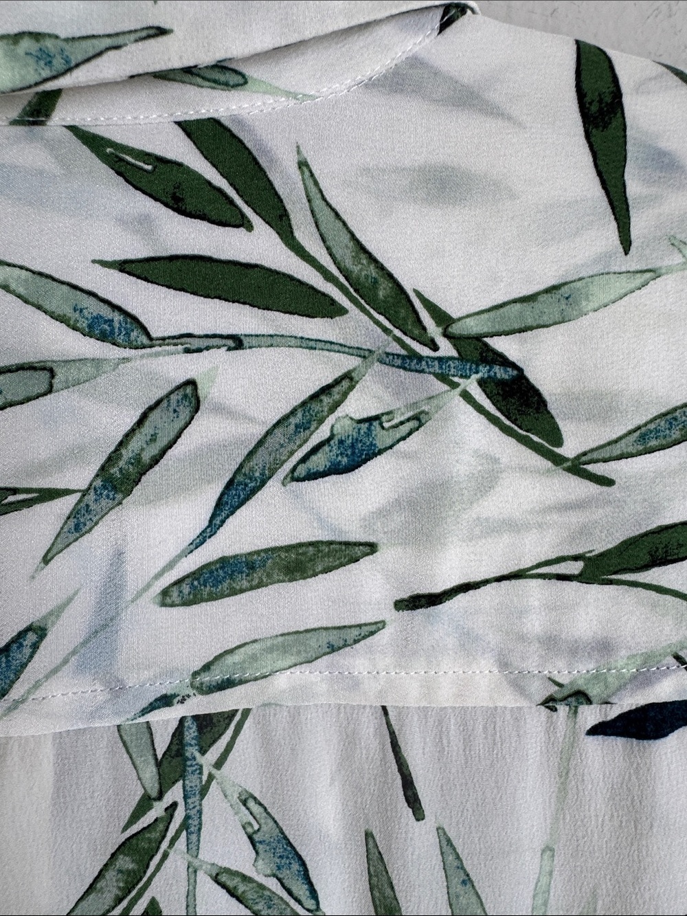 Equipment Femme 100% Silk Bamboo Leaf Print Button Front Blouse Medium White - Picture 10 of 13